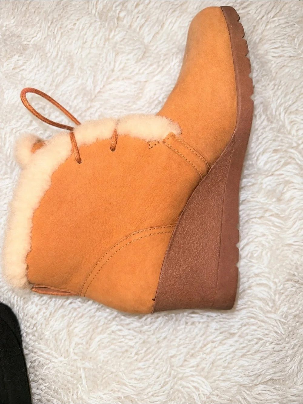 Women's Shearling-Lined Suede Ankle Boots - Tan